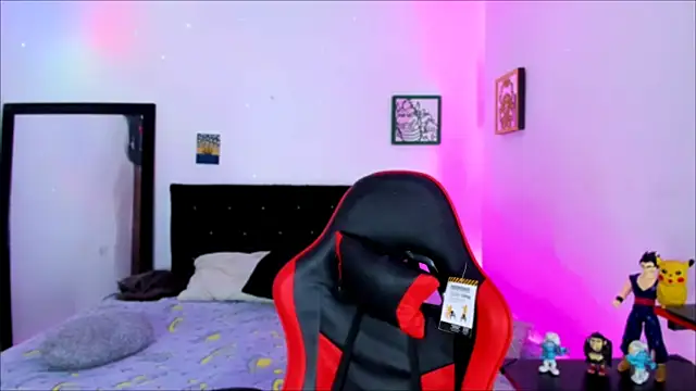 Snapshot of Adams_Collins chatting on 09/30/25, 10:59 Adams Collins online show from 09/30/25, 10:59