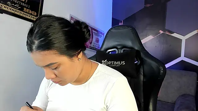 Tamara Johnss  online show from 11/14/25, 02:43