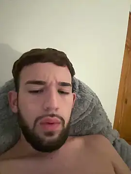 Snapshot of adriruizz chatting on 11/15/25, 11:32 adriruizz online show from 11/15/25, 11:32