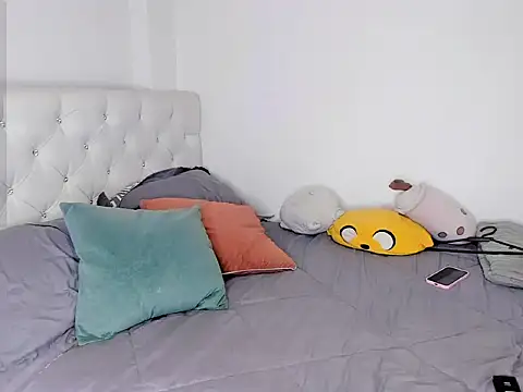 Snapshot of sunnymoonn_1 chatting on 10/30/25, 04:03 sunnymoonn 1 online show from 10/30/25, 04:03