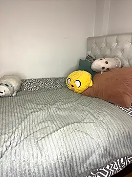 Snapshot of sunnymoonn_1 chatting on 11/08/25, 10:59 sunnymoonn 1 online show from 11/08/25, 10:59