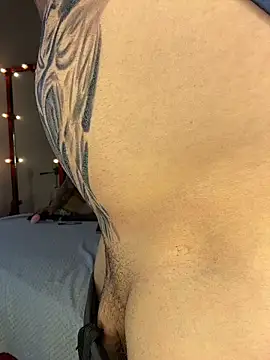 liz and thiago online show from 09/29/25, 01:27