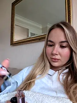 BarbieDolly x online show from 10/23/25, 01:43