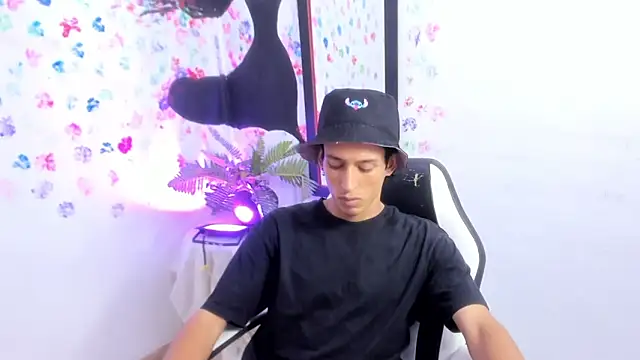 Kingnumb  online show from 09/26/25, 04:11