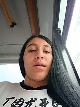 Snapshot of __Antonella chatting on 10/08/25, 03:31 Antonella online show from 10/08/25, 03:31