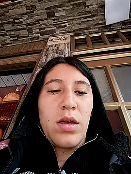 Snapshot of __Antonella chatting on 10/10/25, 03:22 Antonella online show from 10/10/25, 03:22