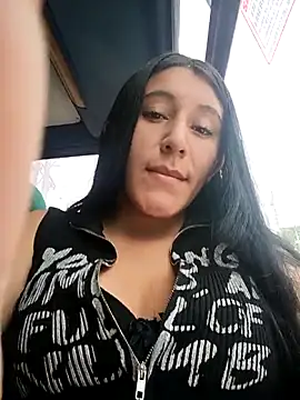 Snapshot of __Antonella chatting on 10/27/25, 02:54 Antonella online show from 10/27/25, 02:54