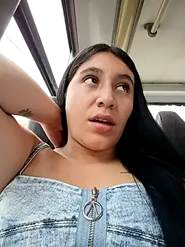 Snapshot of __Antonella chatting on 11/23/25, 04:07 Antonella online show from 11/23/25, 04:07