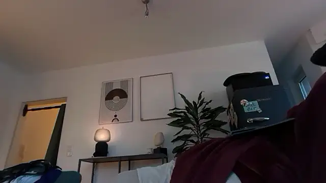 Snapshot of Passion-Frucht chatting on 11/05/25, 04:07 Passion-Frucht online show from 11/05/25, 04:07