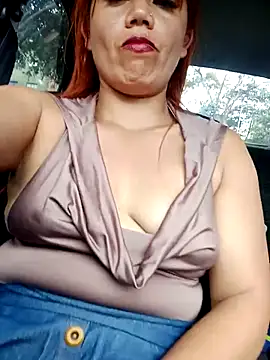 Snapshot of Tiffany-Parker_ chatting on 09/27/25, 05:07 Tiffany-Parker online show from 09/27/25, 05:07