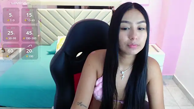 Snapshot of ALAHIACRUZ1 chatting on 10/01/25, 12:22 ALAHIACRUZ1 online show from 10/01/25, 12:22