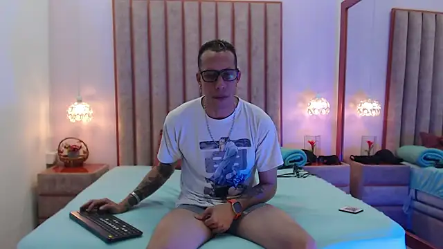 Mau Thompsons online show from 10/01/25, 12:49
