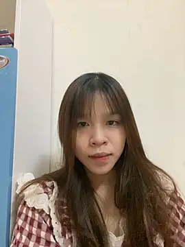 Hanaa07  online show from 10/15/25, 12:33