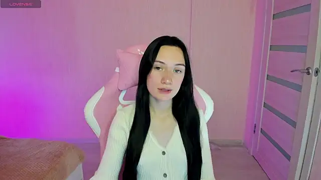 Snapshot of Arina_Meow19 chatting on 10/08/25, 06:00 Arina Meow19 online show from 10/08/25, 06:00