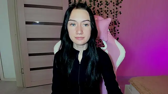 Snapshot of Arina_Meow19 chatting on 10/27/25, 02:48 Arina Meow19 online show from 10/27/25, 02:48