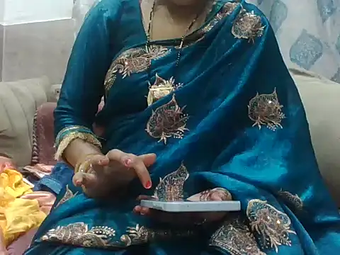 Snapshot of RINA_RANI_0 chatting on 10/29/25, 12:13 RINA RANI 0 online show from 10/29/25, 12:13