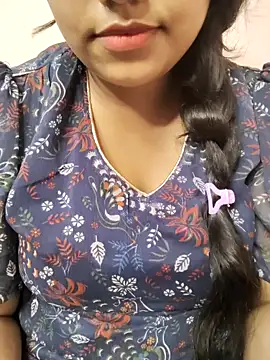 Snapshot of Miss_Rose__ chatting on 10/17/25, 04:53 Miss Rose online show from 10/17/25, 04:53