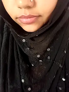 Snapshot of Miss_Rose__ chatting on 10/27/25, 05:44 Miss Rose online show from 10/27/25, 05:44