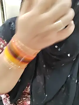 Snapshot of Miss_Rose__ chatting on 10/27/25, 05:50 Miss Rose online show from 10/27/25, 05:50