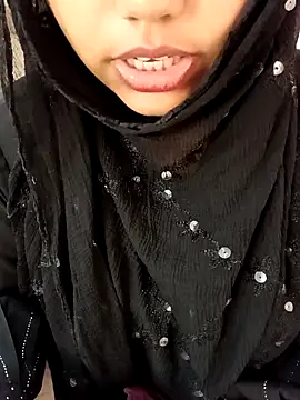 Snapshot of Miss_Rose__ chatting on 10/29/25, 11:45 Miss Rose online show from 10/29/25, 11:45