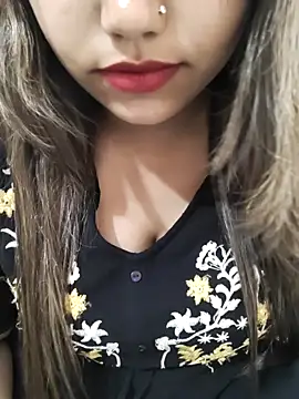 Snapshot of Miss_Rose__ chatting on 11/04/25, 06:29 Miss Rose online show from 11/04/25, 06:29