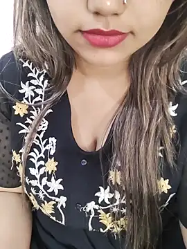 Snapshot of Miss_Rose__ chatting on 11/15/25, 04:43 Miss Rose online show from 11/15/25, 04:43