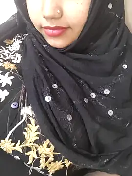 Snapshot of Miss_Rose__ chatting on 11/15/25, 04:47 Miss Rose online show from 11/15/25, 04:47