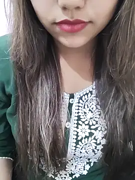 Snapshot of Miss_Rose__ chatting on 11/17/25, 03:18 Miss Rose online show from 11/17/25, 03:18