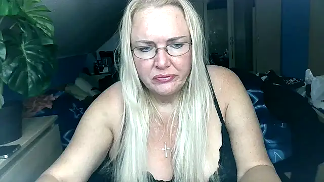 Sandy-Summer online show from 10/20/25, 03:01