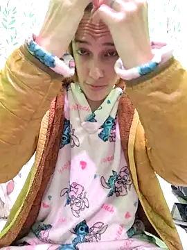 Snapshot of Lilo-skinny chatting on 10/18/25, 06:05 Lilo-skinny online show from 10/18/25, 06:05