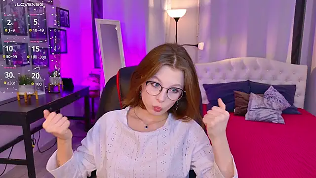 Bubblegum Babe  online show from 10/25/25, 08:03