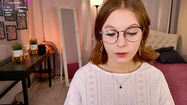 Bubblegum Babe  online show from 11/19/25, 08:42