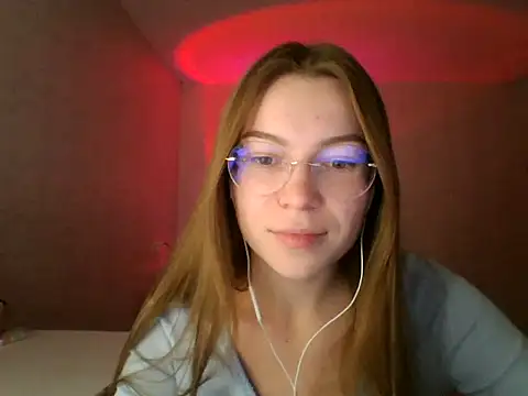 Snapshot of Melirynn chatting on 10/23/25, 06:17 Melirynn online show from 10/23/25, 06:17