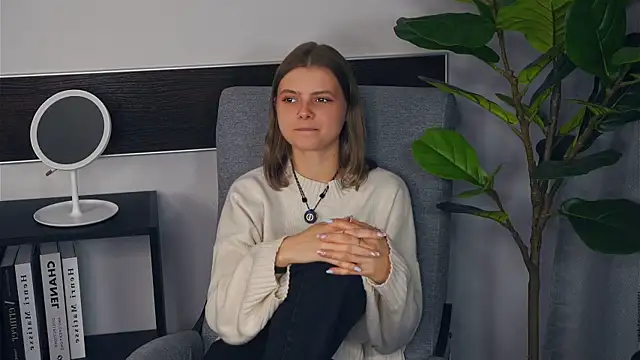 JeanieHelget online show from 09/29/25, 08:41