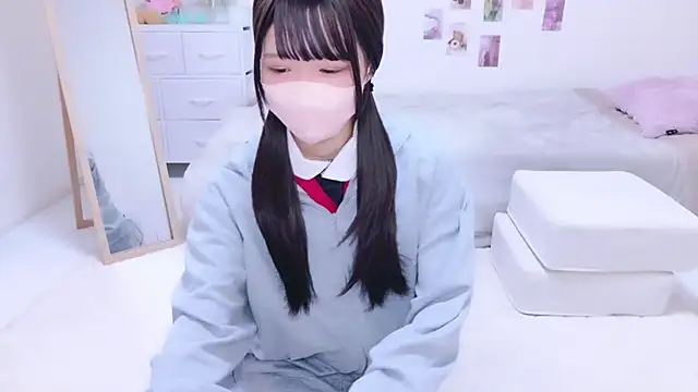 rinochi  online show from 10/26/25, 04:51