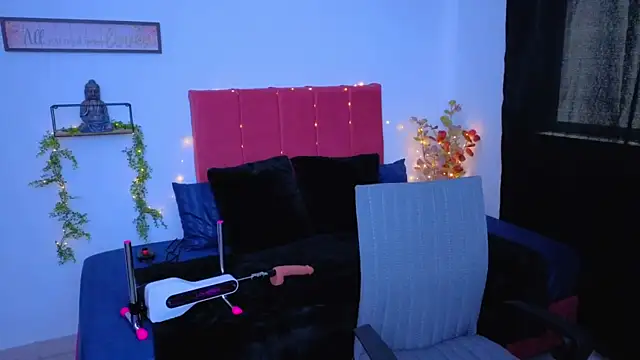 pequitasmedusa9 online show from 10/15/25, 06:19