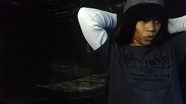 Snapshot of MrsToniTone chatting on 10/31/25, 10:00 MrsToniTone online show from 10/31/25, 10:00