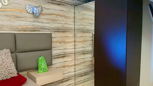 Lovers 21 online show from 11/03/25, 12:35