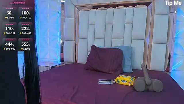 Sarah Adamss online show from 11/12/25, 12:16