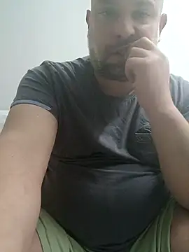 Snapshot of CristalDad chatting on 10/03/25, 11:57 CristalDad online show from 10/03/25, 11:57