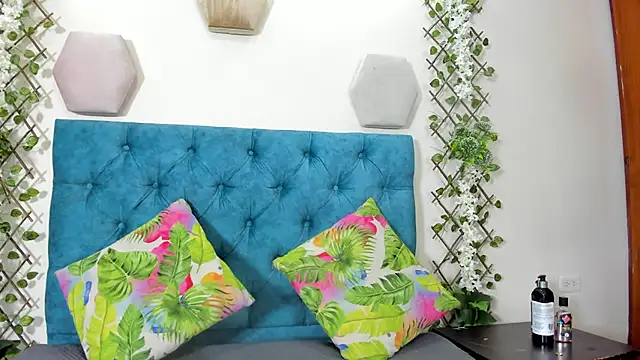 violett  rousee online show from 09/30/25, 01:49