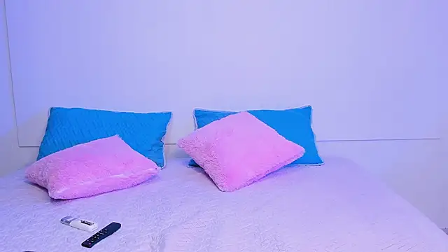 Snapshot of Honey_sweett_ chatting on 10/21/25, 09:48 Honey sweett online show from 10/21/25, 09:48