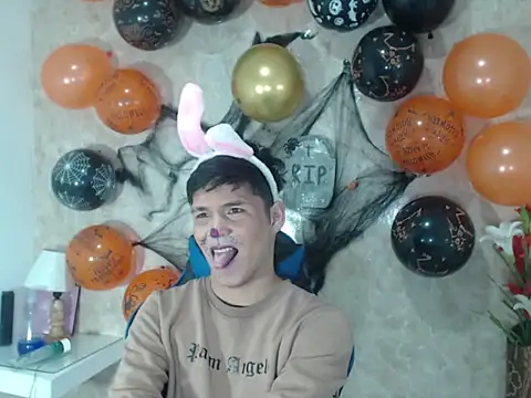 Aaron Foxxx online show from 10/27/25, 01:26