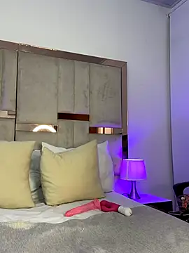 Lia Sin online show from 10/25/25, 01:40