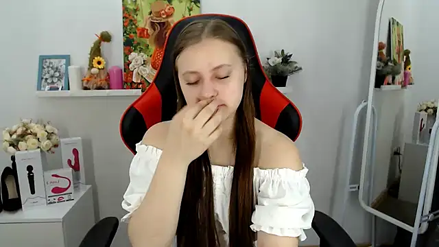 ArinaBelle online show from 10/14/25, 04:02