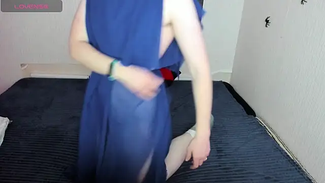 Cattie w  online show from 11/01/25, 01:18