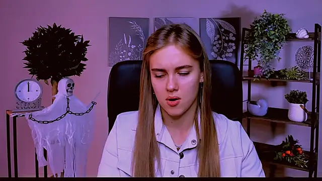 JuneWoods online show from 10/22/25, 06:35