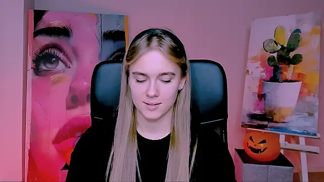 JuneWoods online show from 11/01/25, 11:12