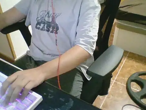 Snapshot of sebas_sexo_goloso chatting on 09/28/25, 02:33 sebas sexo goloso online show from 09/28/25, 02:33