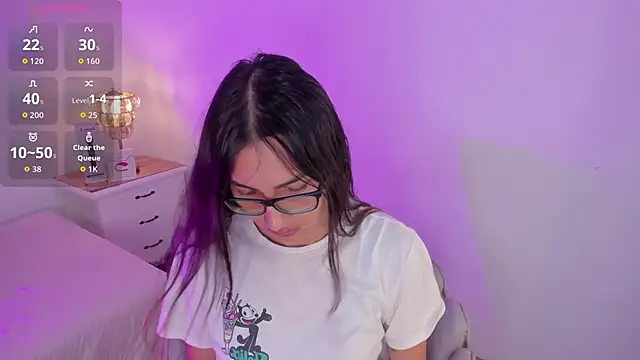 Snapshot of cherrylady_02 chatting on 11/05/25, 12:05 cherrylady 02 online show from 11/05/25, 12:05